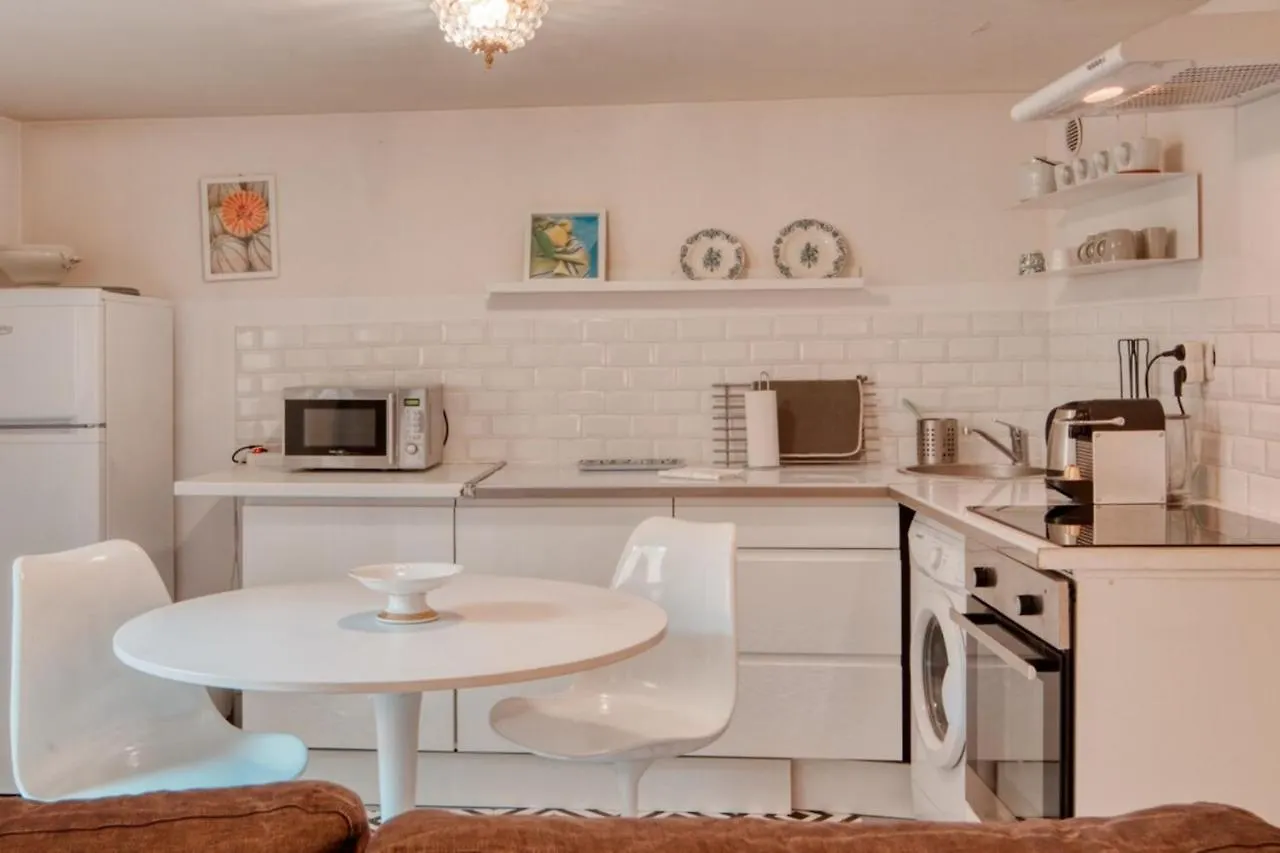 Furnished Apartment With Balcony In The Center Of Aix-En-Provence
